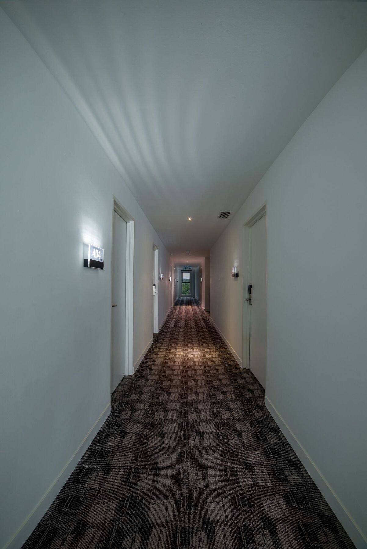 Riccarton Capsule Hotel Куала Лумпур Екстериор снимка